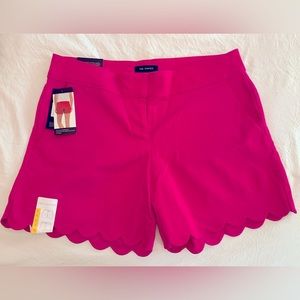 NWT The Limited Tailored Scalloped Edge Short